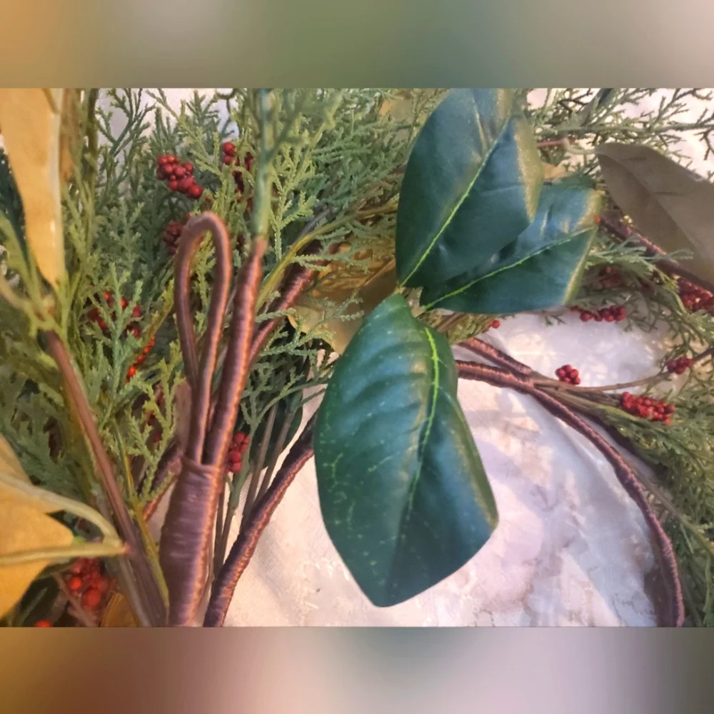 NEW 10ft Christmas Garland With Winter Berries